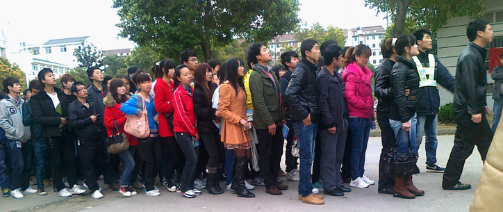 Mingshuo dorm, queueing applicants